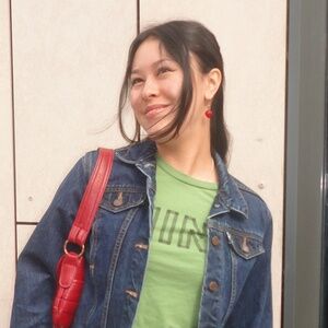 Meet your Posher, Kira